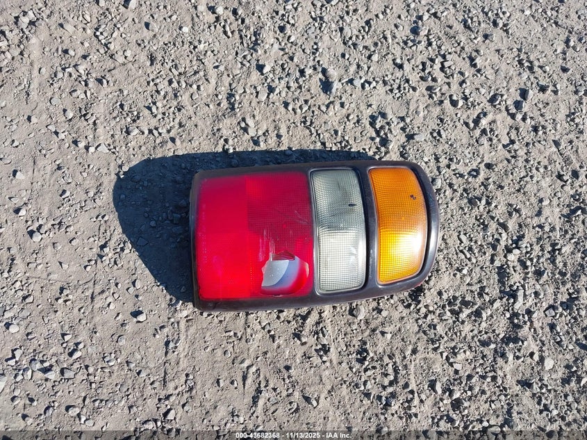 2004 Chevrolet Suburban 1500 Ls VIN: 1GNEC16T24J268995 Lot: 43682368