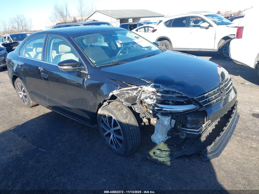 2018 VOLKSWAGEN JETTA 1.4T SE/1.4T WOLFSBURG EDITION - 3VWDB7AJ7JM258331