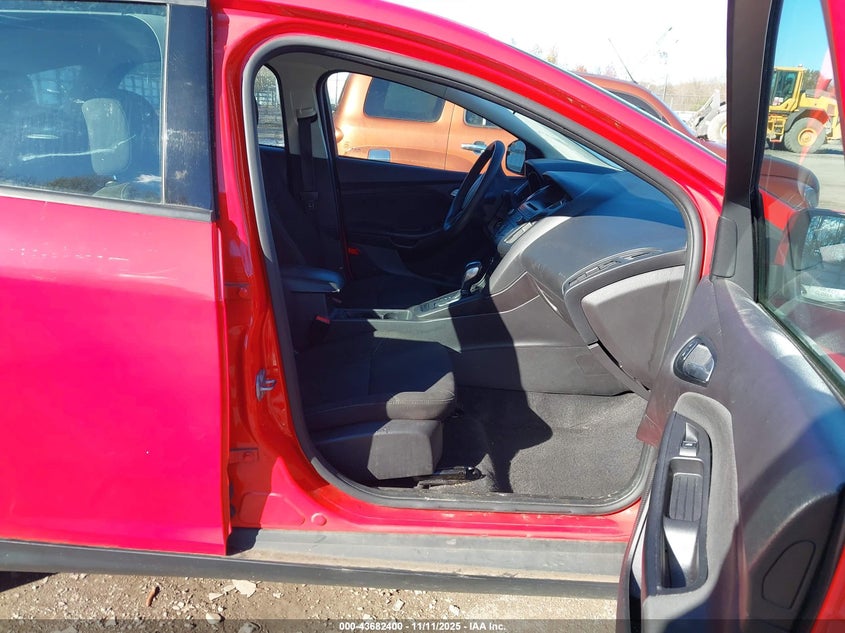 2015 FORD FOCUS SE - 1FADP3K24FL234457