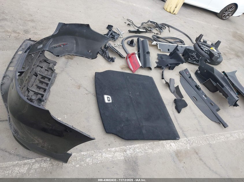 2022 Mercedes-Benz Glc Glc 300 VIN: W1N0J8EB4NG067262 Lot: 43682433