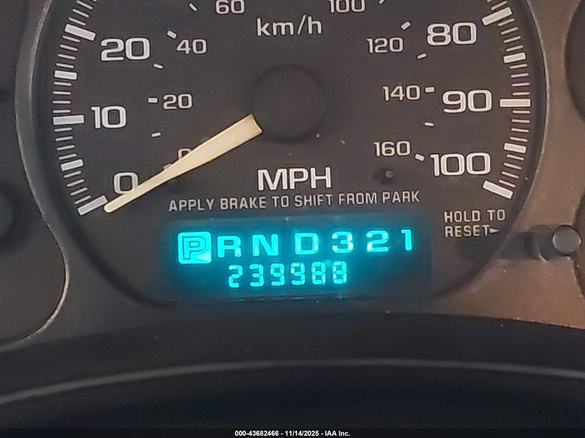 2002 GMC Yukon Slt VIN: 1GKEK13Z22J123073 Lot: 43682466