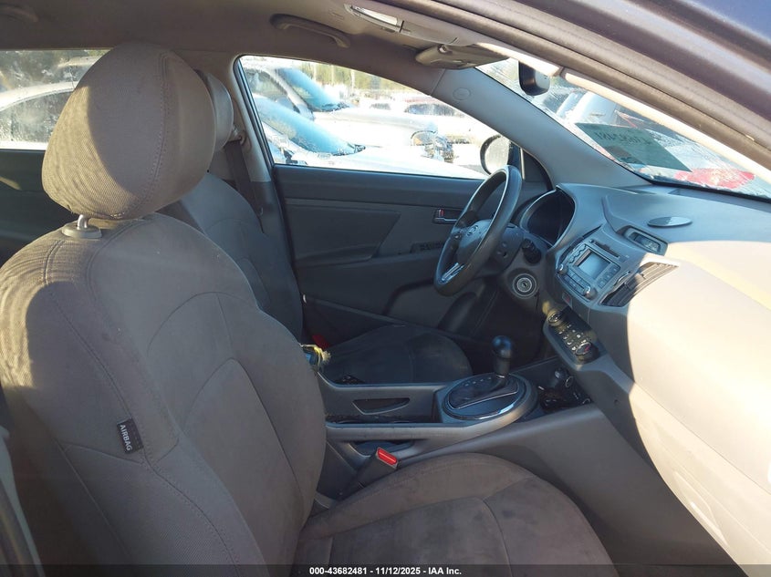 KNDPB3A2XB7054541 2011 KIA SPORTAGE photo no. 5