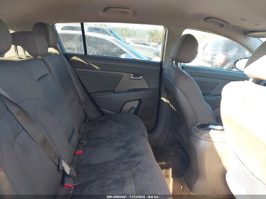 KNDPB3A2XB7054541 2011 KIA SPORTAGE photo no. 8