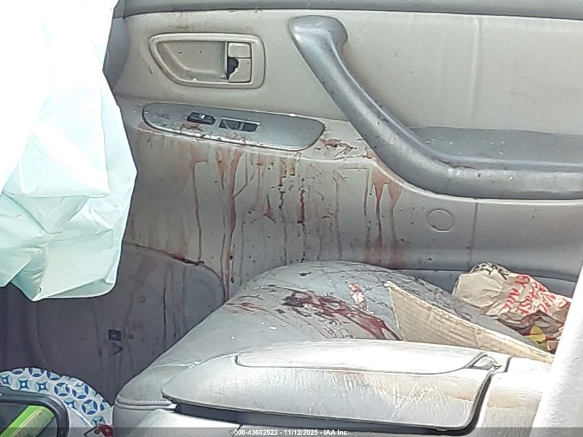 2002 Toyota Sequoia Limited V8 VIN: 5TDBT48A82S093936 Lot: 43682522