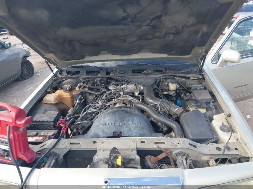 1997 Lincoln Town Car Signature VIN: 1LNLM82W6VY618560 Lot: 43682583