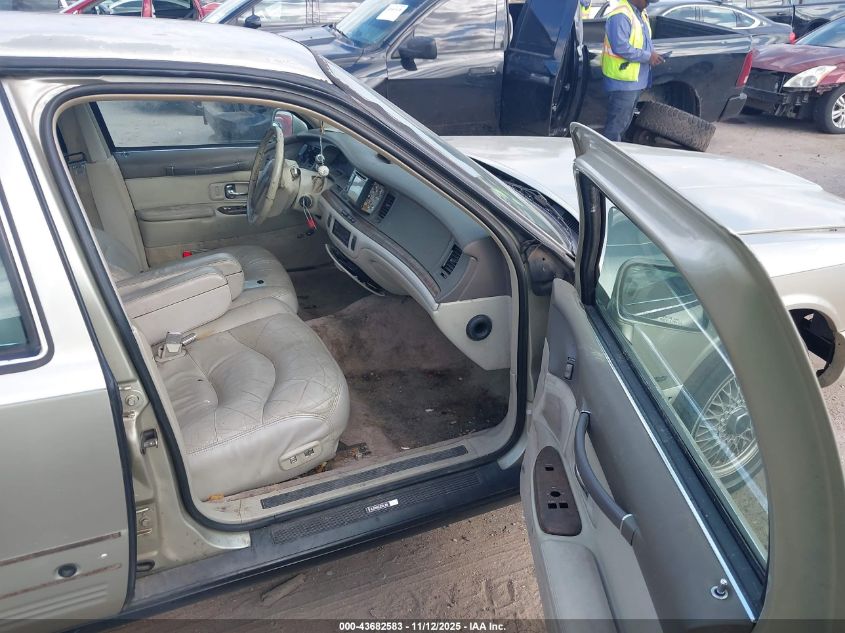 1997 Lincoln Town Car Signature