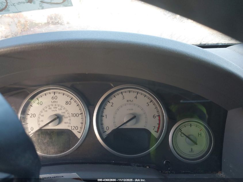 2010 Chrysler Town & Country Touring VIN: 2A4RR5D18AR315367 Lot: 43682686