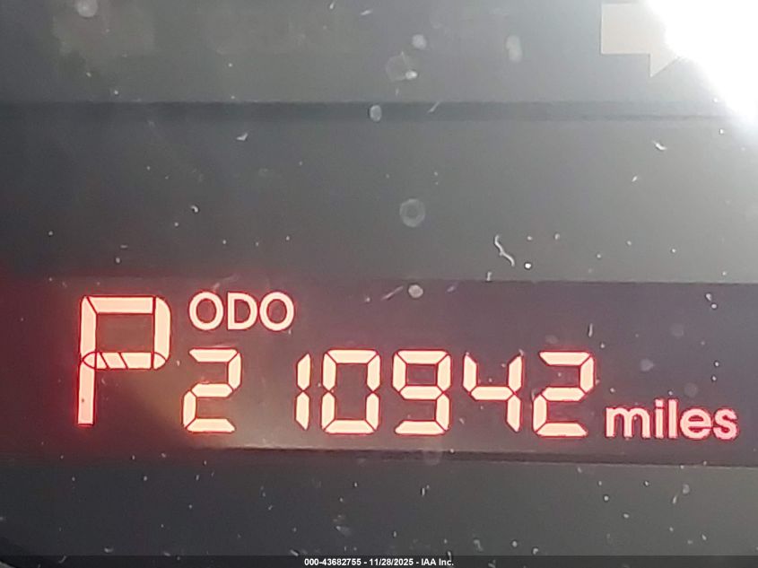 2011 Kia Soul + VIN: KNDJT2A21B7196905 Lot: 43682755