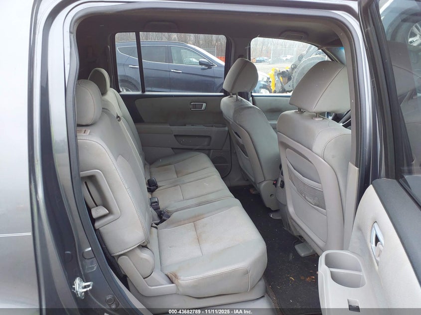 5FNYF4H2XBB098215 2011 HONDA PILOT photo no. 8