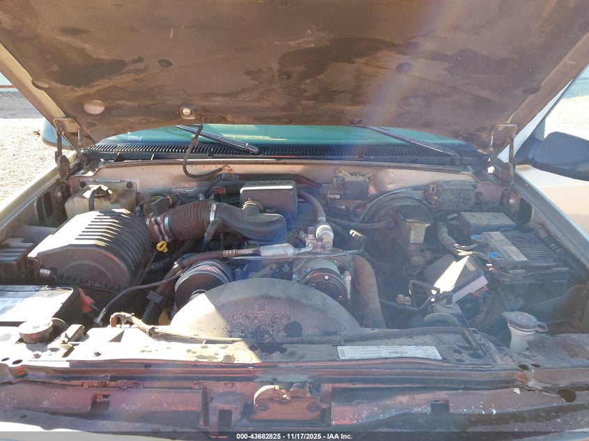 1999 Chevrolet Suburban 1500 Lt VIN: 1GNFK16R0XJ364835 Lot: 43682825