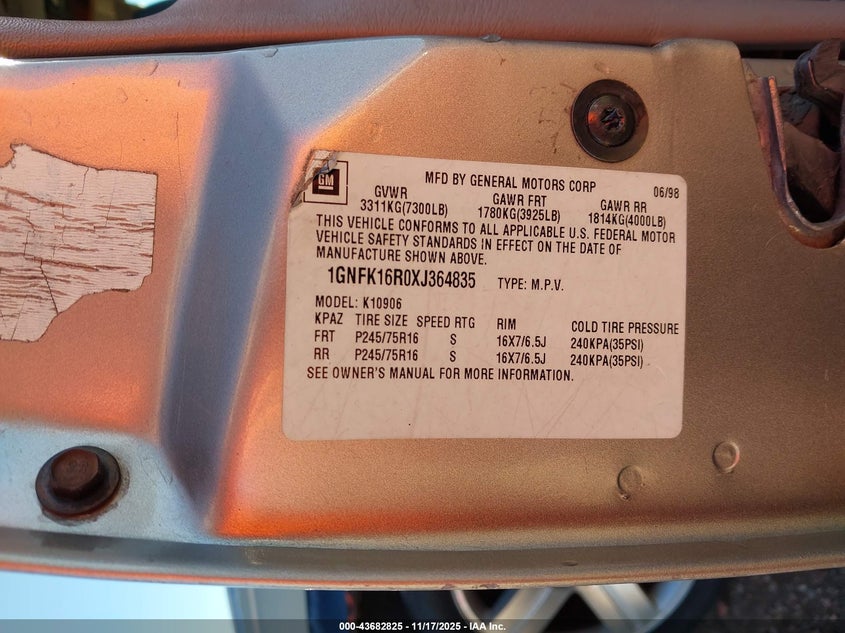 1999 Chevrolet Suburban 1500 Lt VIN: 1GNFK16R0XJ364835 Lot: 43682825