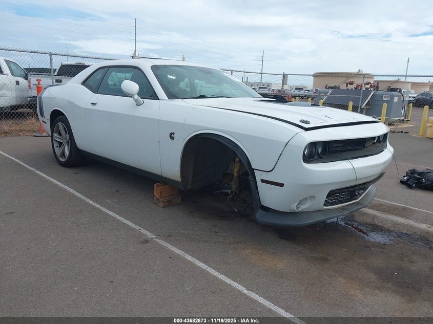 DODGE CHALLENGER 392 HEMI SCAT PACK SHAKER