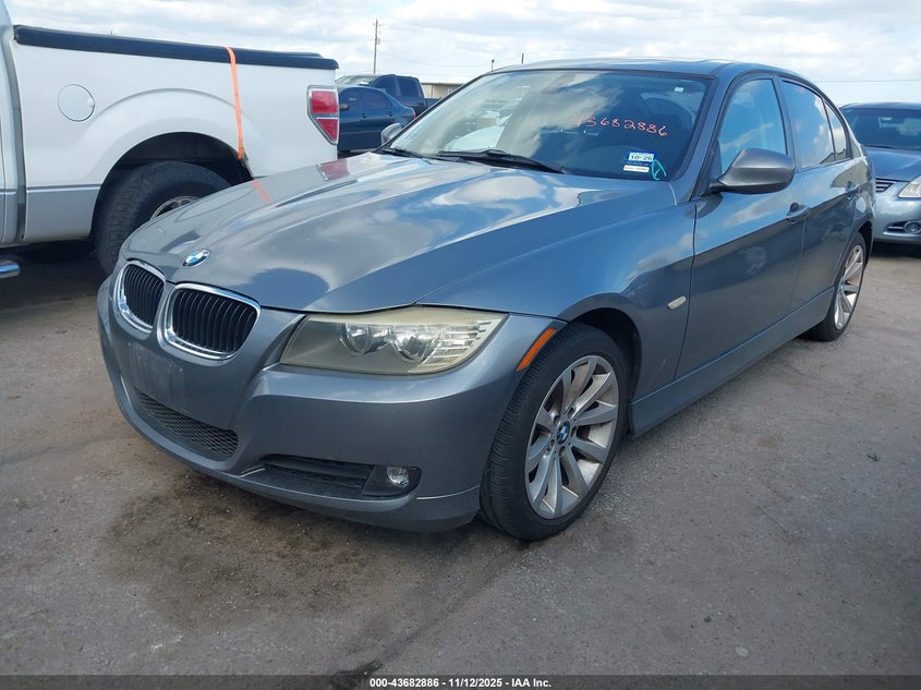 WBAPH7G56BNN04184 2011 BMW 3ER photo no. 2