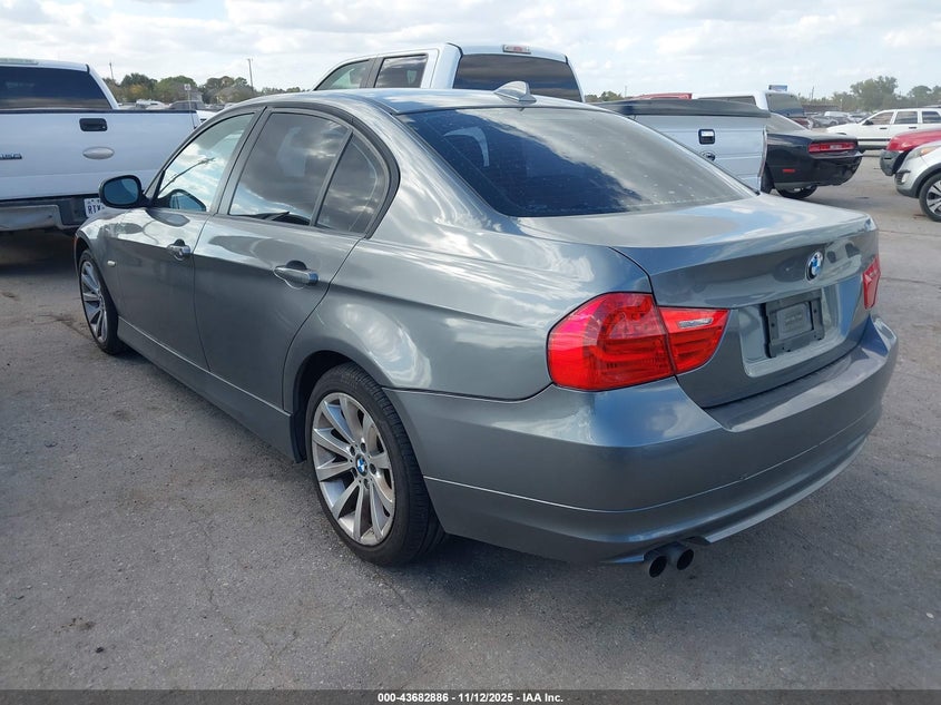 WBAPH7G56BNN04184 2011 BMW 3ER photo no. 3