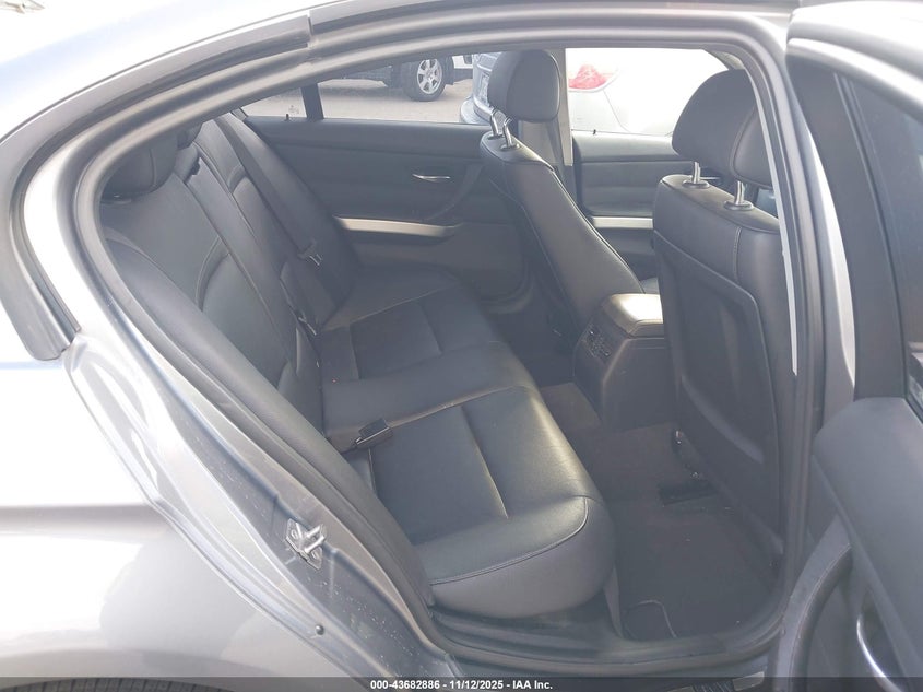 WBAPH7G56BNN04184 2011 BMW 3ER photo no. 8