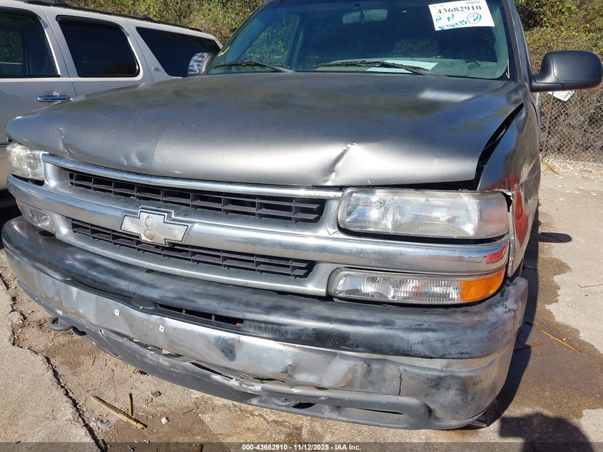 2000 Chevrolet Tahoe All New Lt VIN: 1GNEC13T1YJ118368 Lot: 43682910