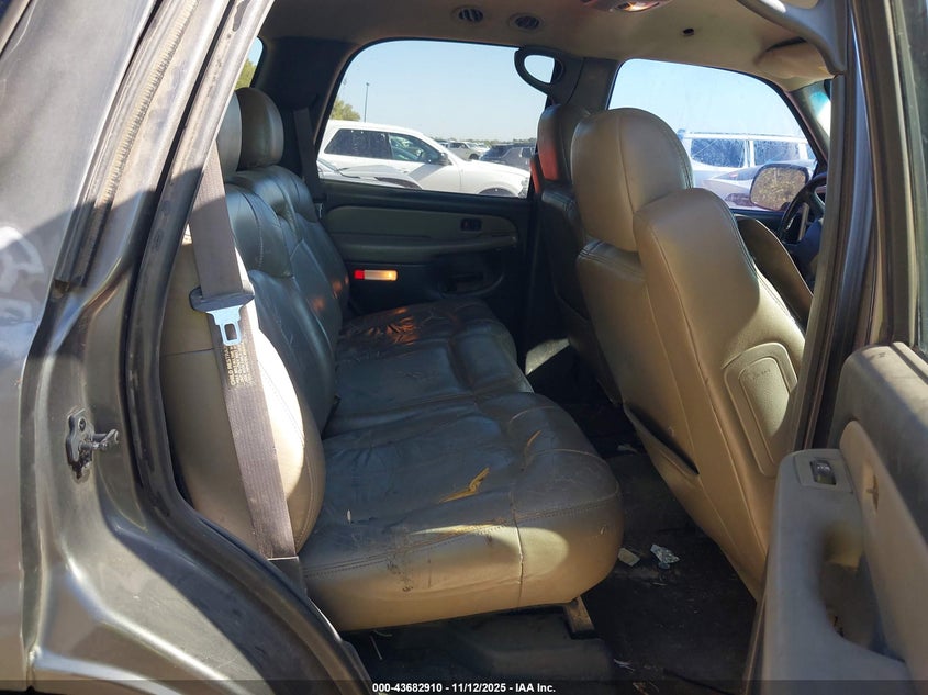 2000 Chevrolet Tahoe All New Lt VIN: 1GNEC13T1YJ118368 Lot: 43682910