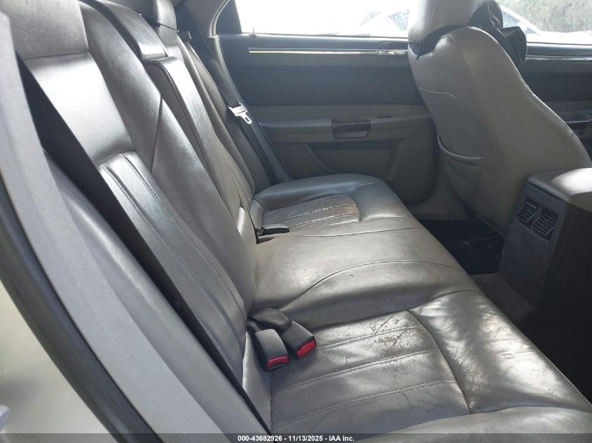 2007 Chrysler 300C VIN: 2C3KA63H27H705838 Lot: 43682926