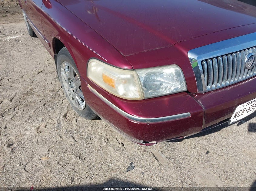 2007 Mercury Grand Marquis Gs VIN: 2MEFM74V47X633821 Lot: 43682936