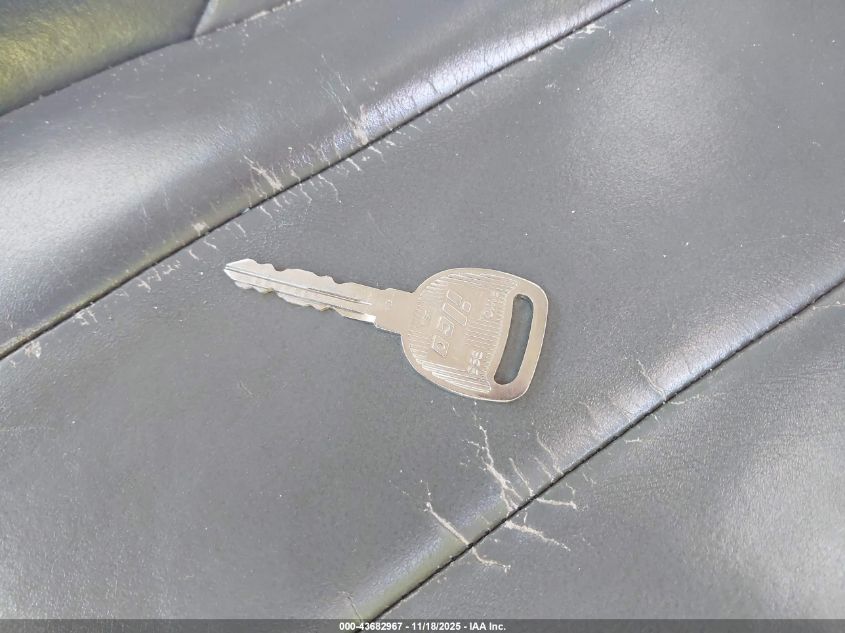 2002 GMC Envoy Slt VIN: 1GKDT13S422297975 Lot: 43682967