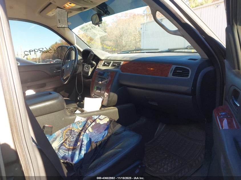 1GNSKJE32BR385692 2011 CHEVROLET EXPRESS photo no. 5