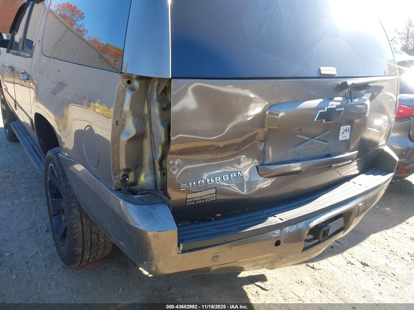 2011 Chevrolet Suburban 1500 Lt1 VIN: 1GNSKJE32BR385692 Lot: 43682992