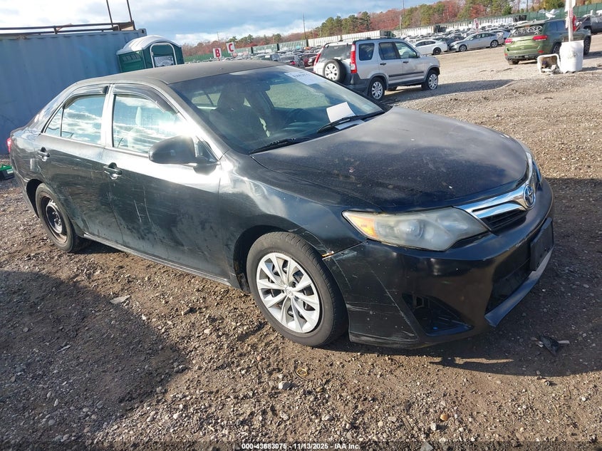 TOYOTA CAMRY HYBRID LE