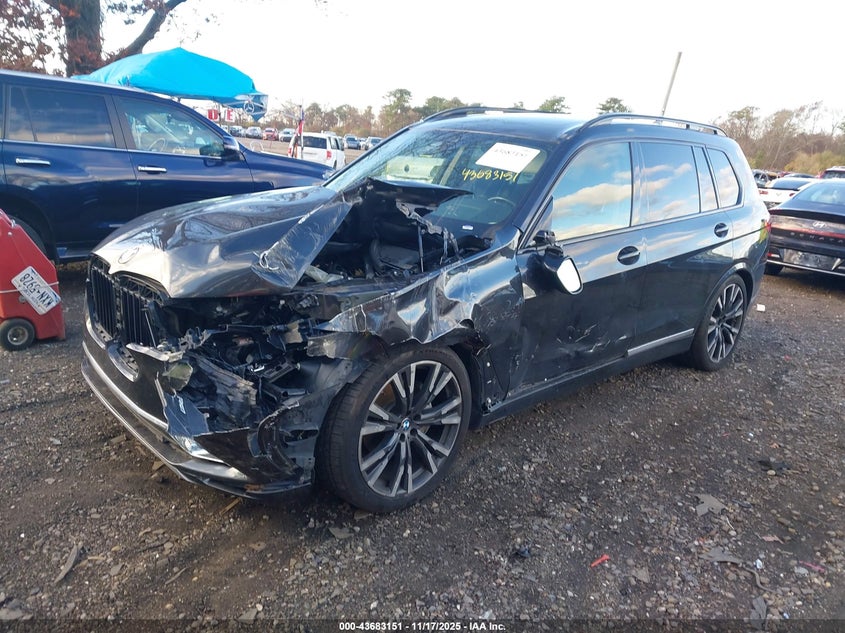 5UXCW2C03M9E56841 2021 BMW X7 photo no. 2