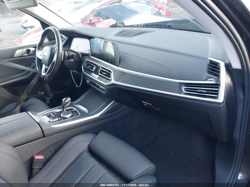 5UXCW2C03M9E56841 2021 BMW X7 photo no. 5