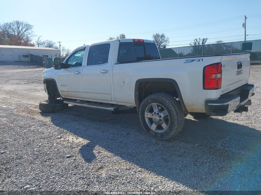 1GT12ZE86FF586310 2015 GMC SIERRA photo no. 3
