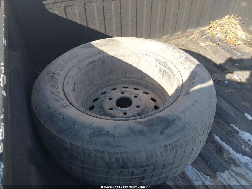 2005 Chevrolet Silverado 1500 Work Truck VIN: 1GCEC14X05Z262730 Lot: 43683161