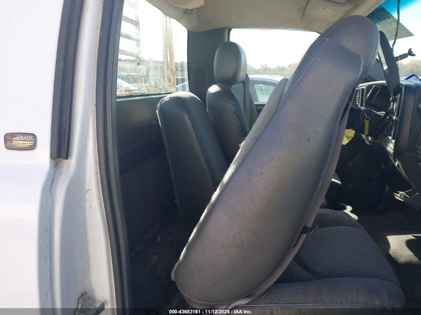 2005 Chevrolet Silverado 1500 Work Truck VIN: 1GCEC14X05Z262730 Lot: 43683161