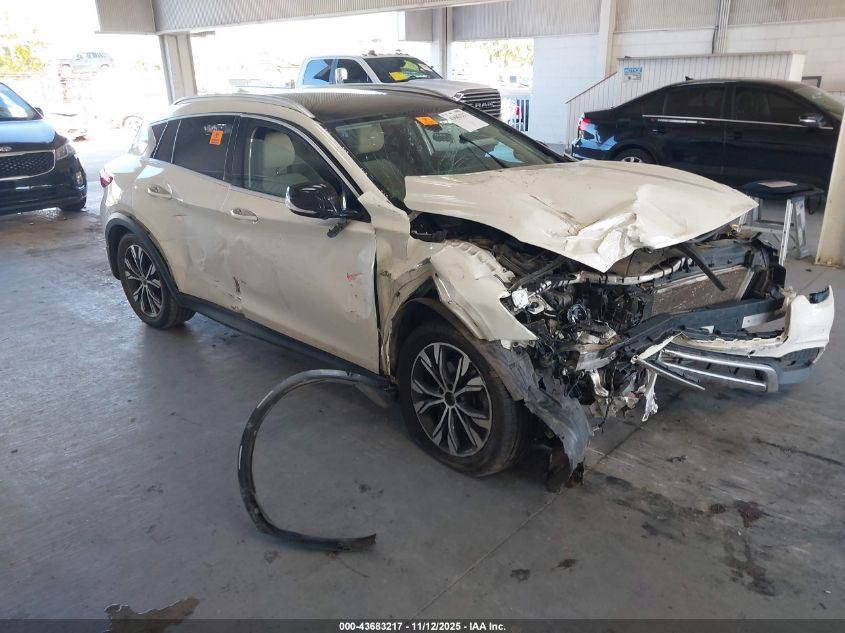 INFINITI QX30 PREMIUM