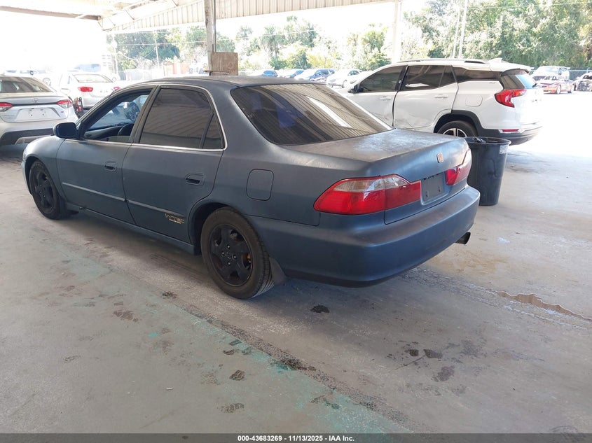 1HGCG5555WA081396 1998 HONDA ACCORD photo no. 3
