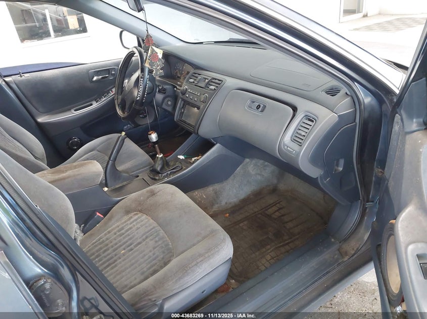 1HGCG5555WA081396 1998 HONDA ACCORD photo no. 5