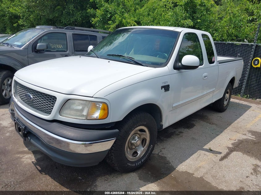 1FTRX17L6YNB57586 2000 FORD F-150 photo no. 2