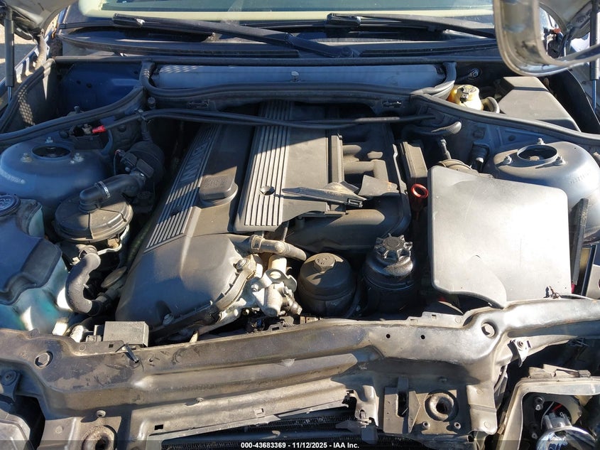 WBAEV33475KW19064 2005 BMW 3ER photo no. 10