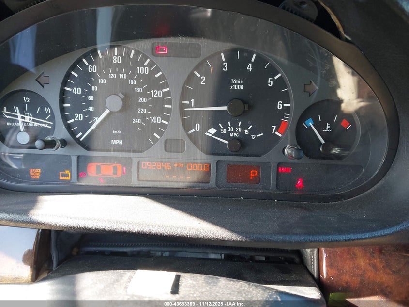WBAEV33475KW19064 2005 BMW 3ER photo no. 7
