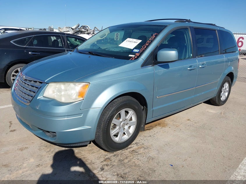 2A4RR8D17AR400198 2010 CHRYSLER TOWN & COUNTRY photo no. 2