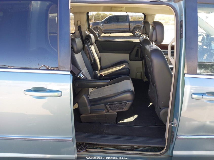 2A4RR8D17AR400198 2010 CHRYSLER TOWN & COUNTRY photo no. 8