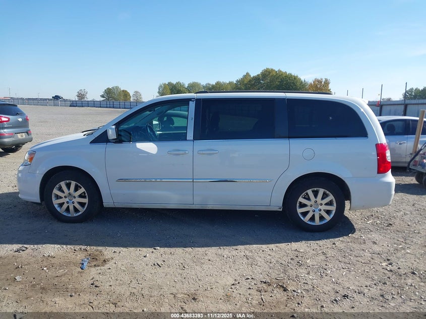 2015 Chrysler Town & Country Touring VIN: 2C4RC1BG4FR538018 Lot: 43683393