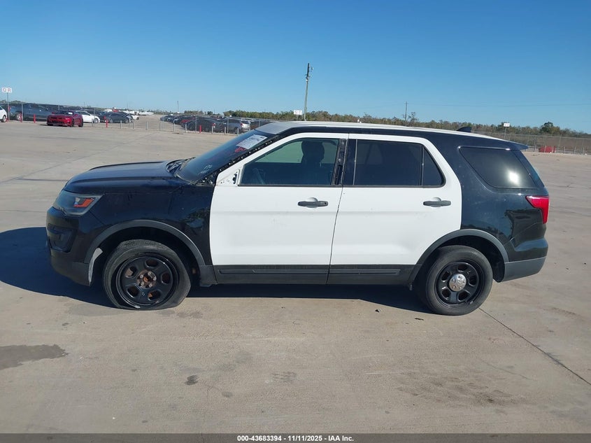 2017 Ford Police Interceptor VIN: 1FM5K8AT0HGB82806 Lot: 43683394