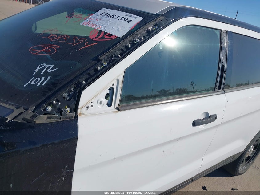 2017 Ford Police Interceptor VIN: 1FM5K8AT0HGB82806 Lot: 43683394