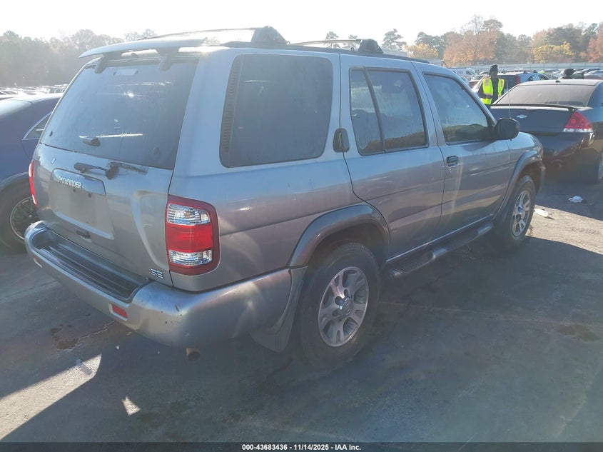 JN8AR07Y1YW425830 2000 NISSAN PATHFINDER photo no. 4