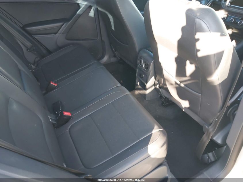 2011 Volkswagen Tiguan Se VIN: WVGAV7AX8BW526317 Lot: 43683460