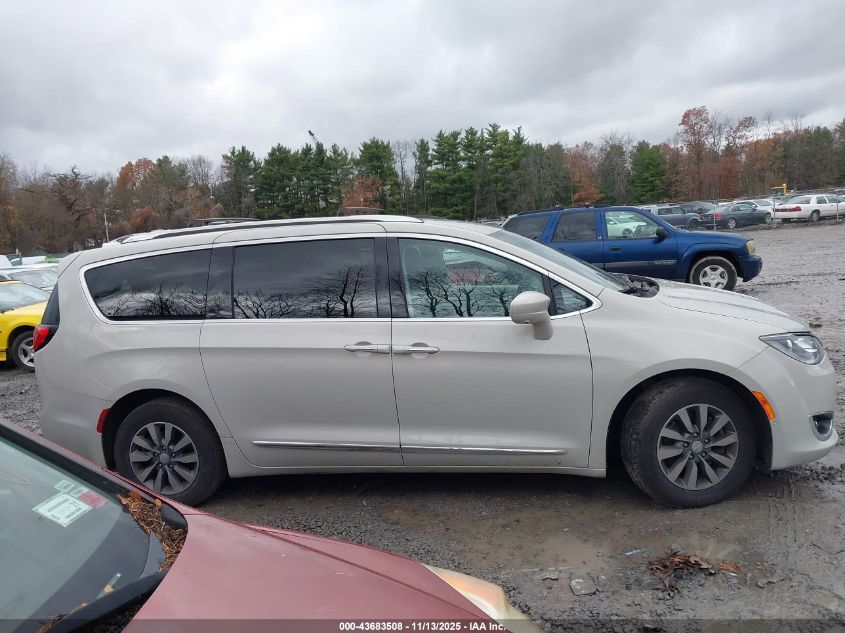 2019 Chrysler Pacifica Touring L Plus VIN: 2C4RC1EG7KR702464 Lot: 43683508