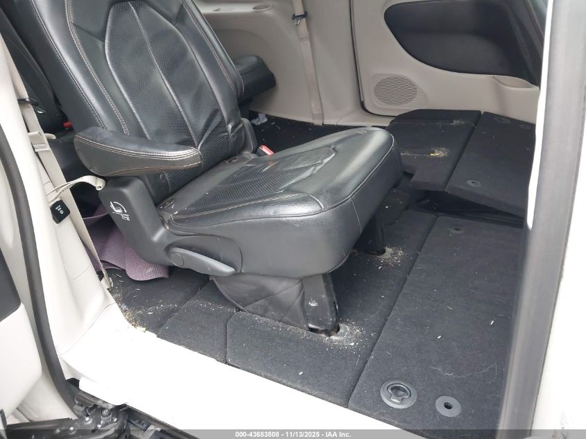 2019 Chrysler Pacifica Touring L Plus VIN: 2C4RC1EG7KR702464 Lot: 43683508