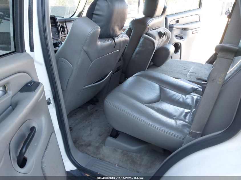 2004 Chevrolet Tahoe Lt VIN: 1GNEC13ZX4R247211 Lot: 43683613