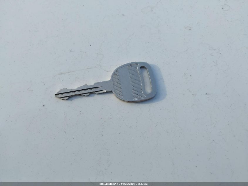 2004 Chevrolet Tahoe Lt VIN: 1GNEC13ZX4R247211 Lot: 43683613