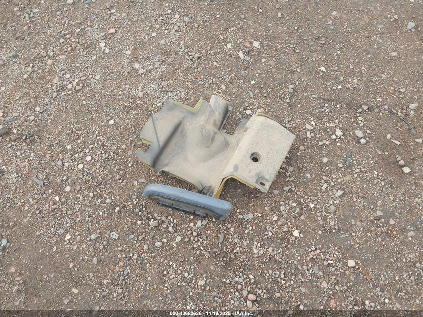 1997 Lincoln Town Car Executive VIN: 1LNLM81W2VY725011 Lot: 43683636